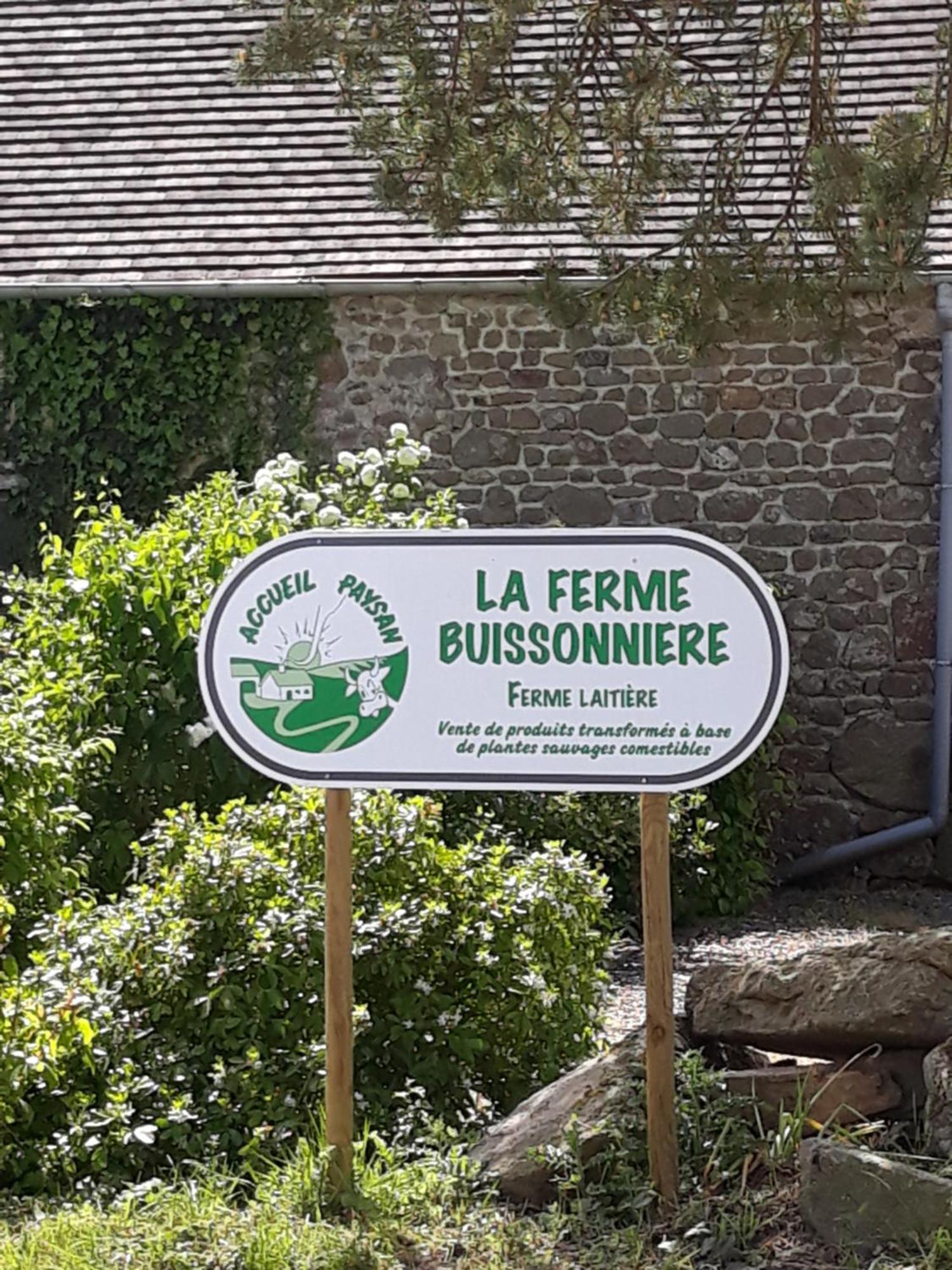 הוילה La Lande-de-Louge Roulotte A La Ferme Buissonniere מראה חיצוני תמונה